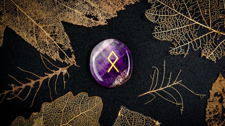 Protection Rune: Norse Symbolism, Meaning & Use